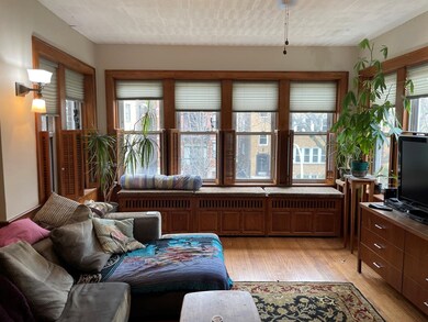 6429 N Fairfield Ave unit 2, Chicago, IL 60645 - photo 2