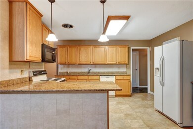 401 Crestview Dr, Mattoon, IL 61938 - photo 6