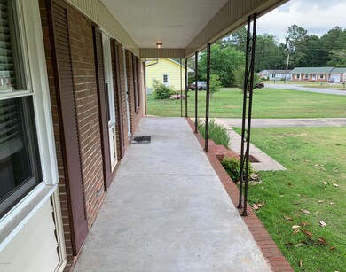 2529 Country Club Rd, Jacksonville, NC 28546 - photo 3