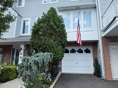 109 Commodore Dr, Staten Island, NY 10309 - photo 3