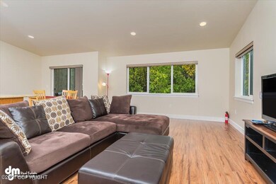04-Living Room_IMG_1905