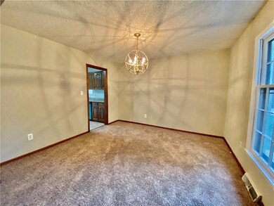 829 NW 12th St, Blue Springs, MO 64015 - photo 3