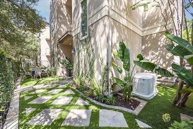 4724 Banning Dr unit A, Houston, TX 77027 - photo 4