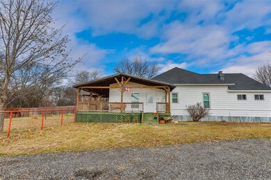 1905 Rice Ave, Gainesville, TX 76240 - photo 3