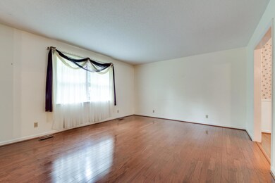8705 Freida Ln-3