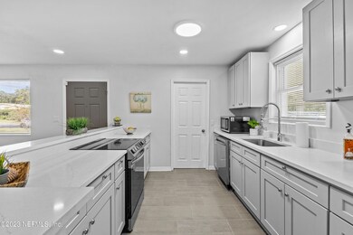 6804 Snow White Dr, Jacksonville, FL 32210 - photo 7