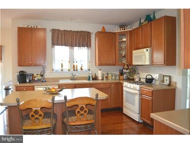 112 Coventry Ln, Swedesboro, NJ 08085 - photo 2