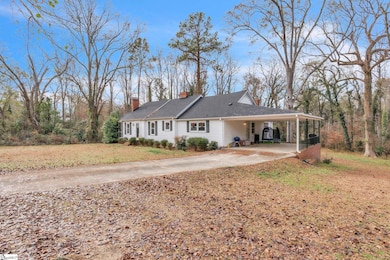 105 Barksdale Cir, Laurens, SC 29360 - photo 3