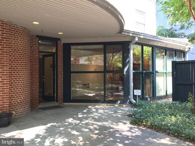 102 W Madison St, Baltimore, MD 21201 - photo 2