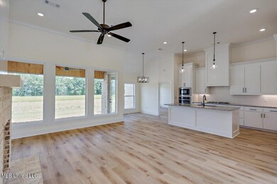 05-421 Lennon Lane