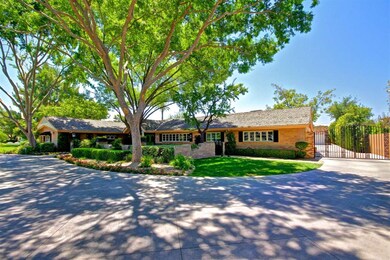 Circular driveway