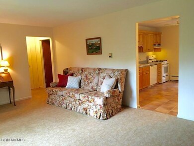 LR towards kitchen