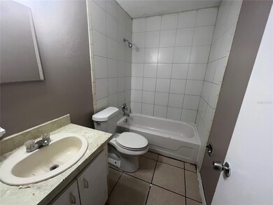 9411 Goldenrod Rd unit c, Thonotosassa, FL 33592 - photo 7