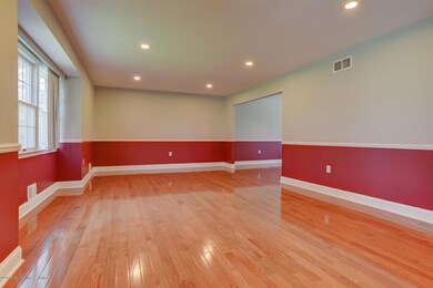 10 Ivins Ct Aberdeen NJ 07747-large-009-