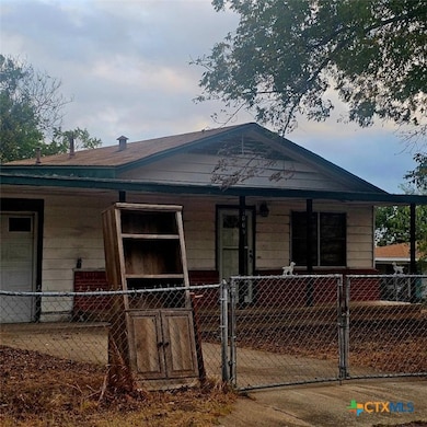 1005 Phil Ave, Copperas Cove, TX 76522 - photo 2