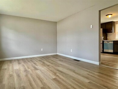 19 Townhouse Rd, Allenstown, NH 03275 - photo 7