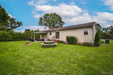 5141 Mapleton Rd, Lockport, NY 14094 - photo 4