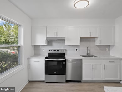 7505 Bosbury Ct, Manassas, VA 20111 - photo 4