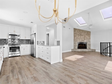 1322 Oahu Dr, Tiki Island, TX 77554 - photo 6