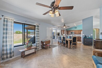 14_4202_W_Saguaro14_mls