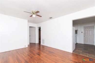 202 E Carpenter Ave, Copperas Cove, TX 76522 - photo 4