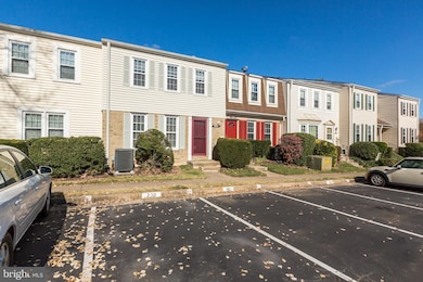 9208 Hickory Tree Ct unit 6B, Burke, VA 22015 - photo 2