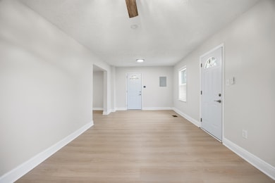 587 Kingston Rd, Lexington, KY 40505 - photo 5