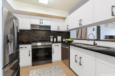 High-end kitchen *Virtual Staging*