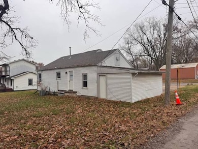 413 N Lathrop St, Cameron, MO 64429 - photo 2