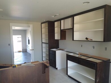 8380 Kyra Ln, White City, OR 97503 - photo 4