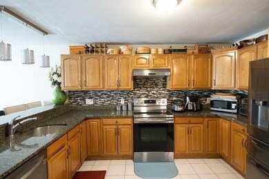 36 Woodford St unit B, Worcester, MA 01604 - photo 7