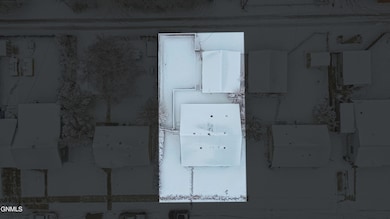 711 13th Ave W, Williston, ND 58801 - photo 7