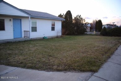 126 Moxee Ave Front Pic