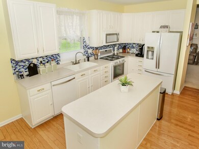 48 Black Eyed Susan Rd unit 320, Langhorne, PA 19047 - photo 4