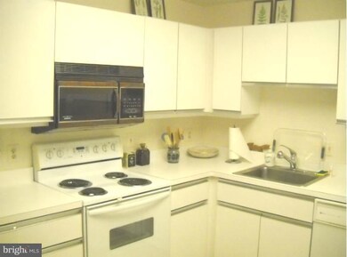 11500 Fairway Dr unit 203, Reston, VA 20190 - photo 5