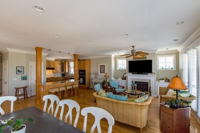 121 SEAWATCH ORANGE-28