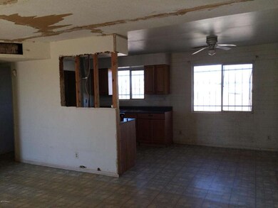KITCHEN & DINING AREA