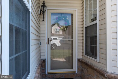 1045 Bordeaux Ln, Pennsburg, PA 18073 - photo 3