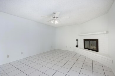 2502 S Mulberry-30
