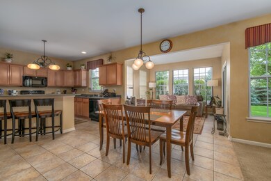 617 Vista Dr unit 2, Oswego, IL 60543 - photo 3