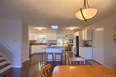 Dining & Kitchen