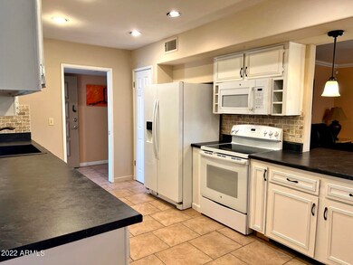 10740 W Hatcher Rd unit 60, Sun City, AZ 85351 - photo 3