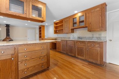 12 Fairway Dr, Amherst, NH 03031 - photo 4