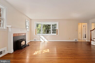 3219 Coquelin Terrace, Chevy Chase, MD 20815 - photo 4