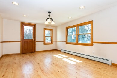 5 Maplecrest St, Newmarket, NH 03857 - photo 3