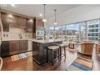 The Strand unit E706, Portland, OR 97201 - photo 2