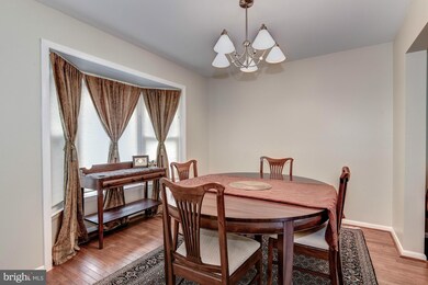 7013 Polins Ct, Alexandria, VA 22306 - photo 3
