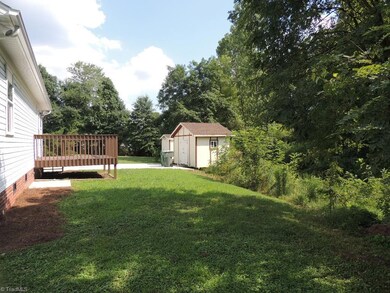 Lush, green yard and deck!