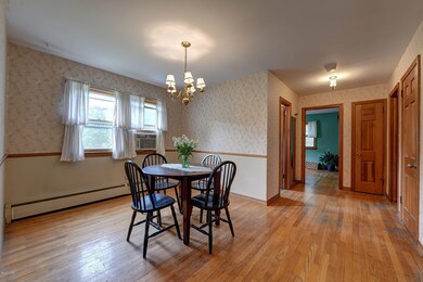 7-Dining Room