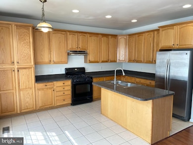 5633 Sheals Ln, Centreville, VA 20120 - photo 2